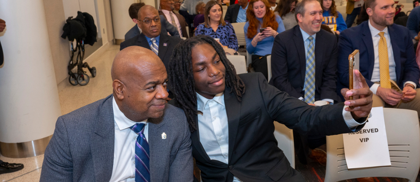 RIPPAC student taking selfie with 2025 gubernatorial candidate Ras Baraka