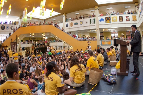 Students gathered in the pit in the Chamberlain Student Center.