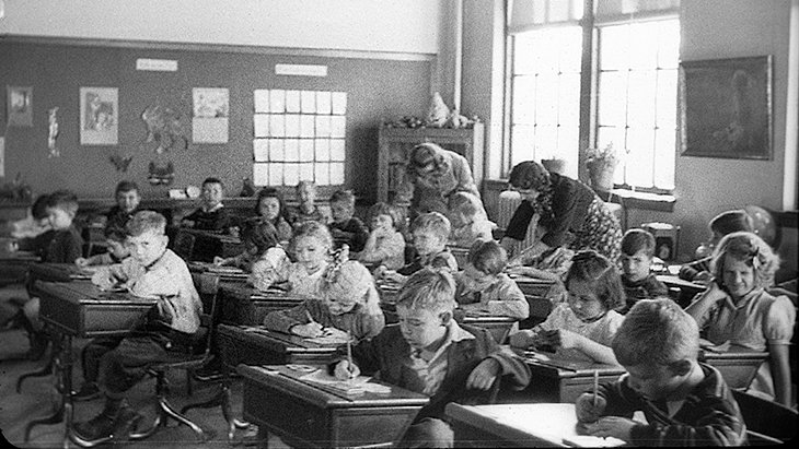 Demonstration School children classroom