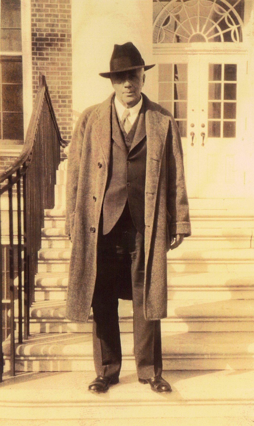 Robert Frost on the steps of Bunce Hall.