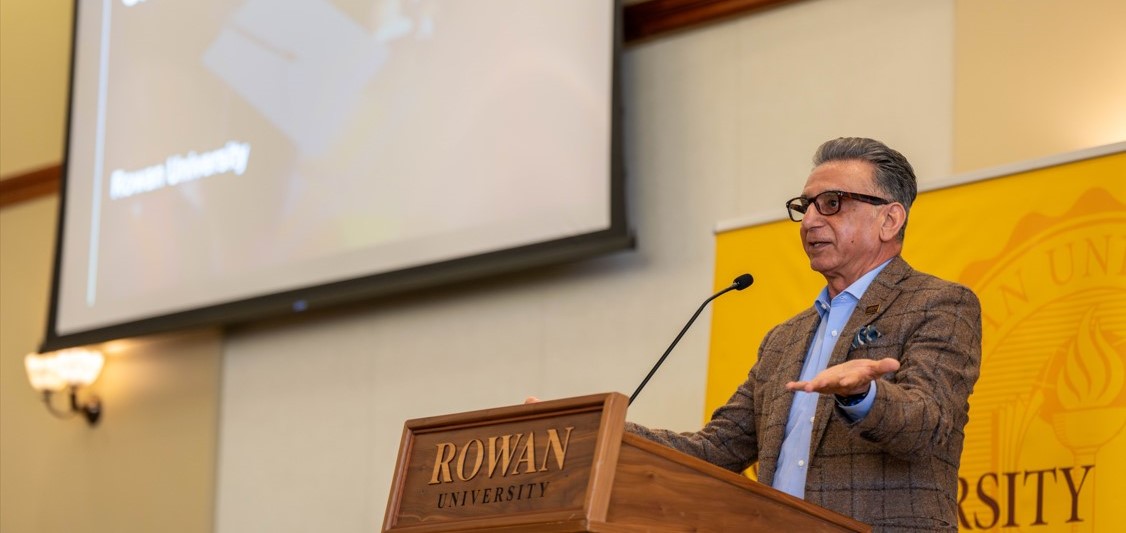 President Houshmand delivering a speech to the 2026 LDI cohort at their graduation ceremony.