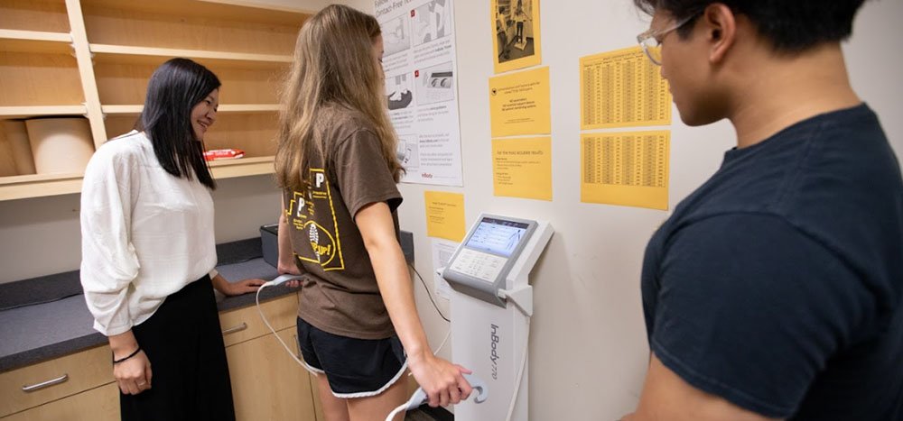 faculty and students work together on exercise research